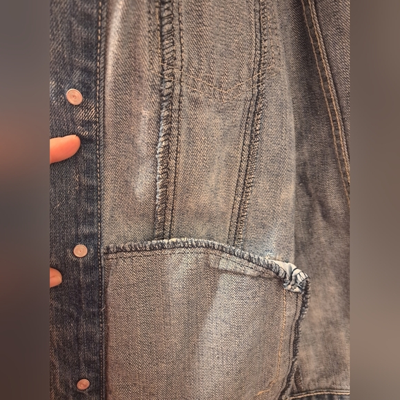 Men's Lion Dynasty Distressed Denim Jacket - Size Large - Picture 5 of 8